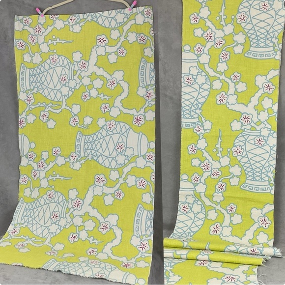 Interior Designer Floral Vase Patterned Fabric Large Remnants - Picture 1 of 6